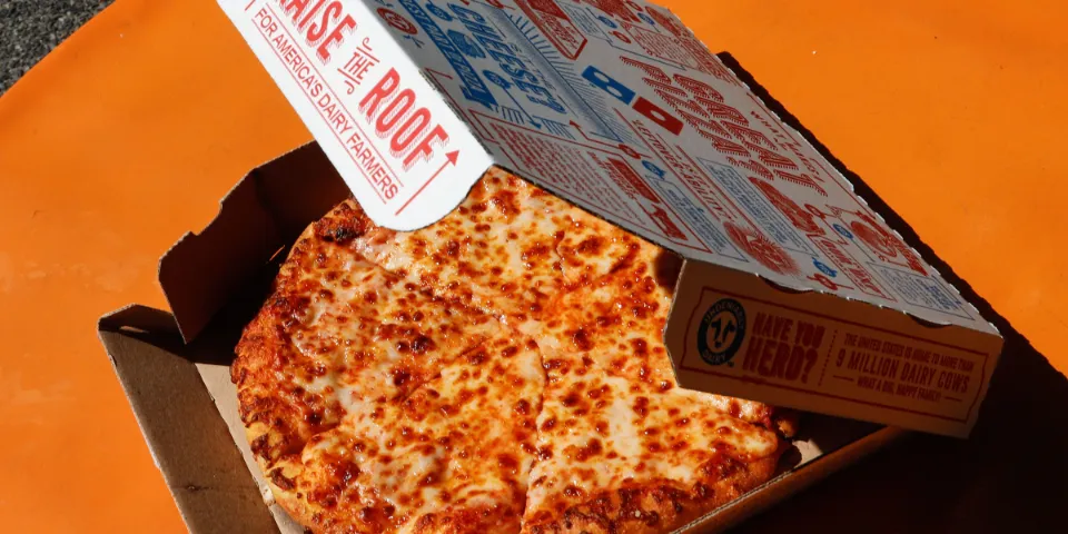 What Cheese Does Domino's Use (All You Want to Know)